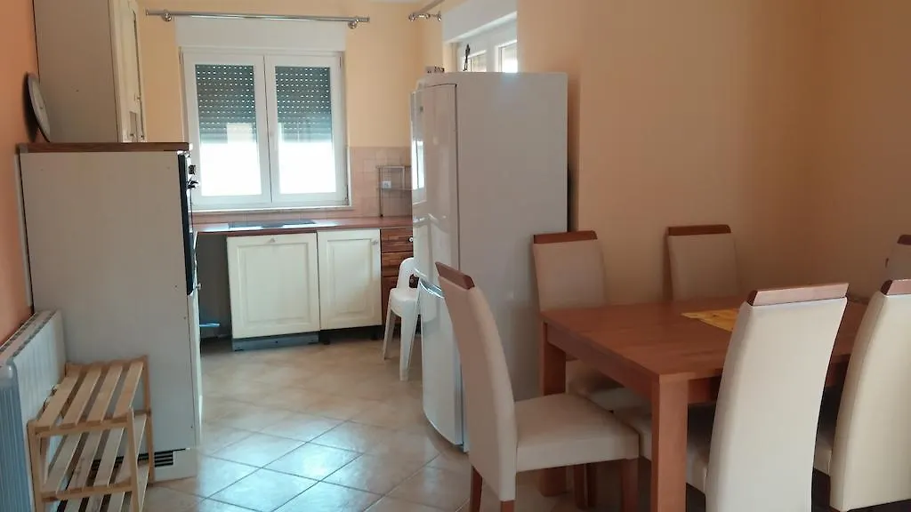 Apartments Meri Ližnjan