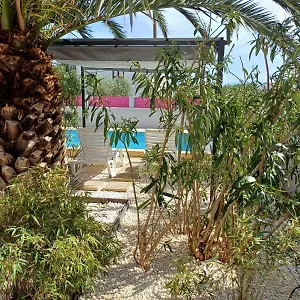 Gasthof Helles Doppelzimmer Mit Bad, Terrasse Und Pool, Seperater Eingang, Liznjan, Istrien, Ližnjan