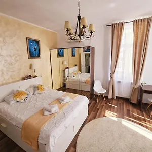 https://comfortable-apartment-university-square.bucharesthotelsnow.com